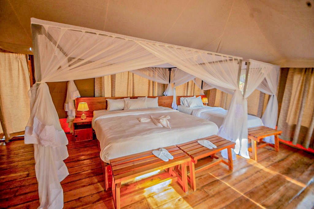 Lettering Lodges Sightseeing Luxury Tented lodge